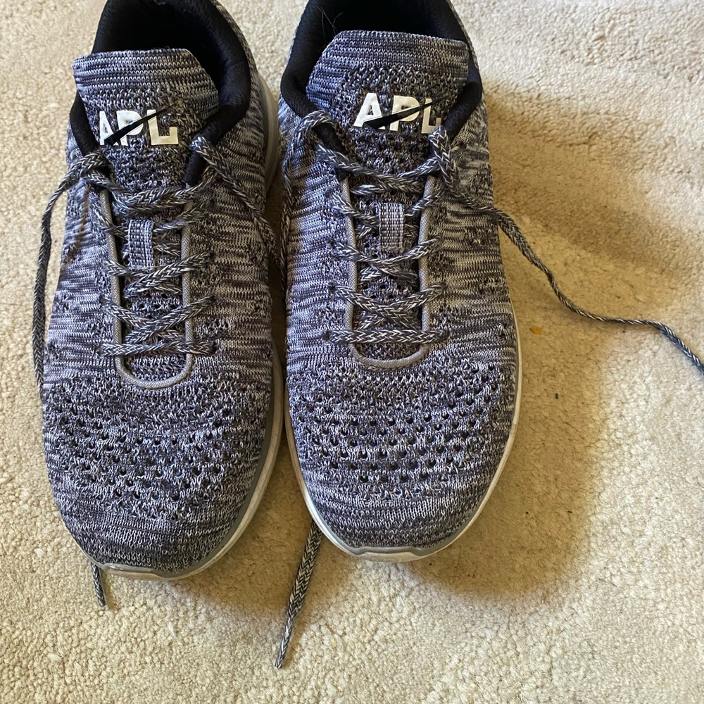 APL  running shoes